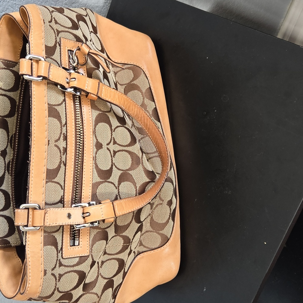 Brown Signature Tote Bag - Picture 2 of 3